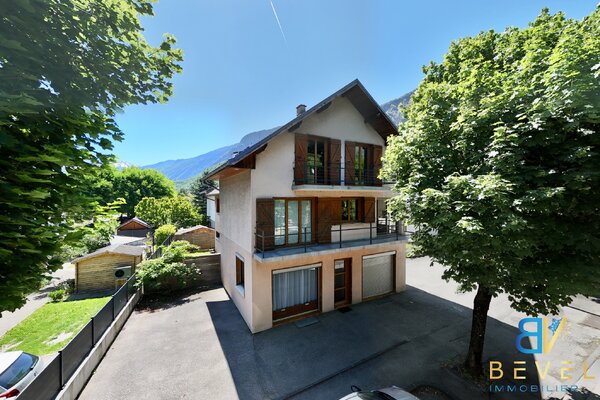 (73) SAINT-JEAN DE MAURIENNE / Rare à la vente - Maison familiale & Appartement indépendant