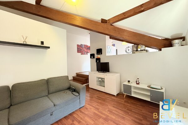 (73) SAINT-JEAN-DE-MAURIENNE   Appartement T3 avec possibilité T4  Emplacement exceptionnel