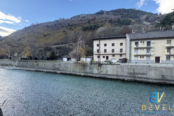(73) MODANE - Bâtiment de caractère à réinventer, fort potentiel d’investissement