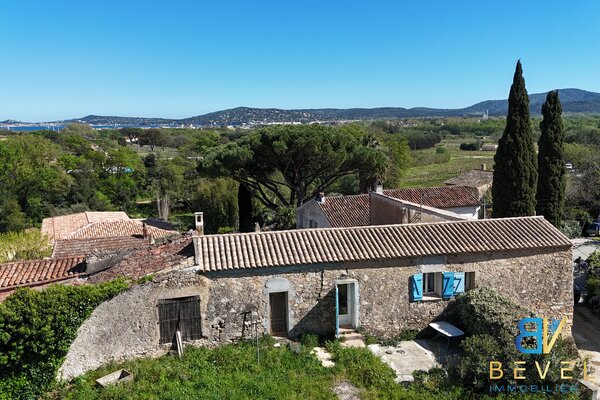 (83) GRIMAUD - Golfe de Saint-Tropez / Maison en pierre - Environnement préservé