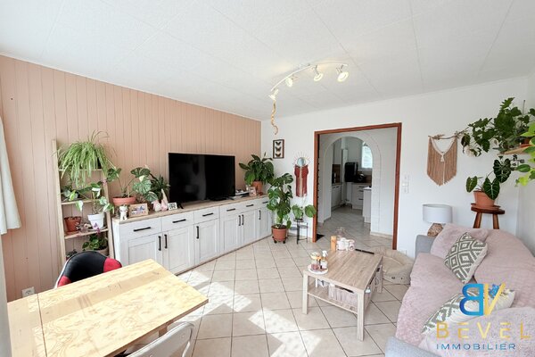 (73) Saint-Jean-de-Maurienne - Appartement T3 lumineux - Vue montagnes - 2 chambres - Garage et Cave - Balcon