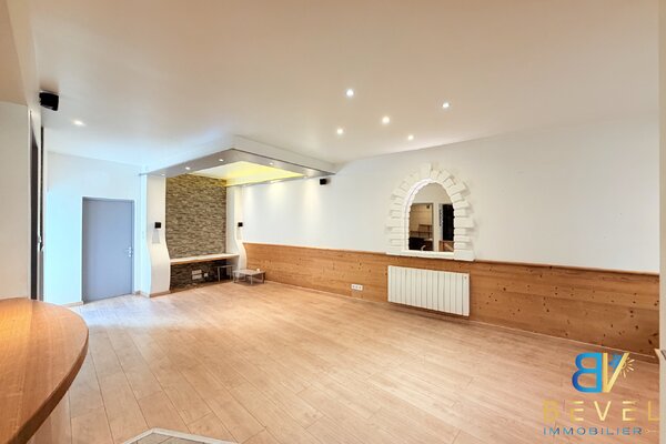 (73) Saint-Julien-Mont-Denis - Centre Village - Rare Appartement T2 bis - Grande chambre - Spacieuse terrasse